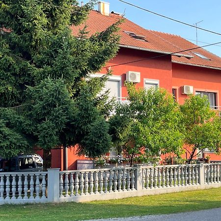 Apartment T&M Zagreb Airport Velika Gorica Buitenkant foto